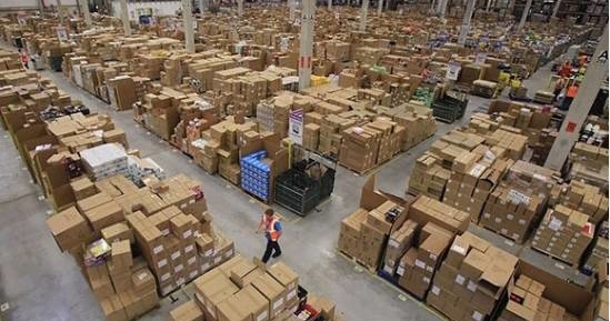 物流分拣中心使用自动贴标系统提高效率